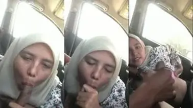 Jilbab Sempetin Blowjob di Mobil poster