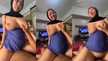 Ukhti Hijab Tobrut Cantik Pasrah Digenjot Kasur poster